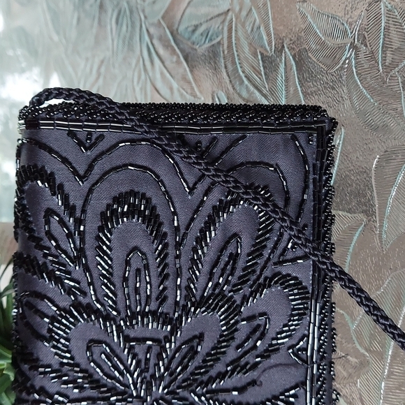 Handmade beaded purse black with sparkle beads Design Crossbody Magnet closure - Picture 3 of 12